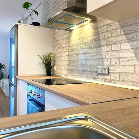 Apartment Casa Con Jardin A 2 Min Playa, Garaje Privado *